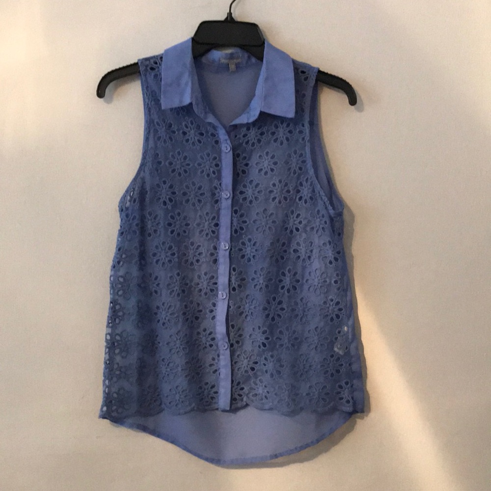 Sleeveless Collared Top - Picture 1 of 4